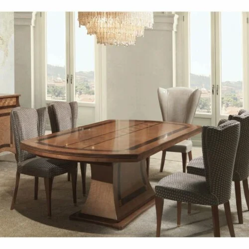 Tavolo Charme classico in legno intarsiato di design artigianale per zona giorno elegante, made in Italy by Carpanelli.