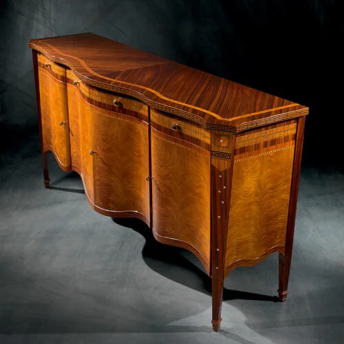 Credenza Pois classica in legno di design elegante con finiture artigianali, Carpanelli made in Italy.