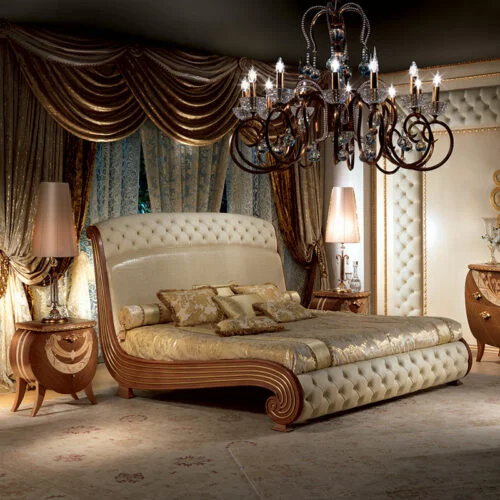 Letto Vanity in massello e foglia oro di design artigianale, classico e pregiato per zona notte elegante, made in Italy by Carpanelli.