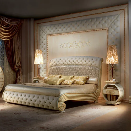 Letto Vanity Laccato classico in legno con finitura lucida e dettagli eleganti, per camera da letto luxury, made in Italy by Carpanelli.