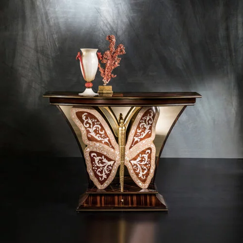 Consolle Farfalla classica di design raffinato in legno intagliato con finiture artigianali, made in Italy by Carpanelli.