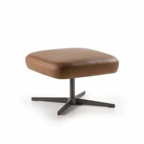 Pouf moderno Shape in pelle per soggiorno, design italiano Carpanelli made in Italy.